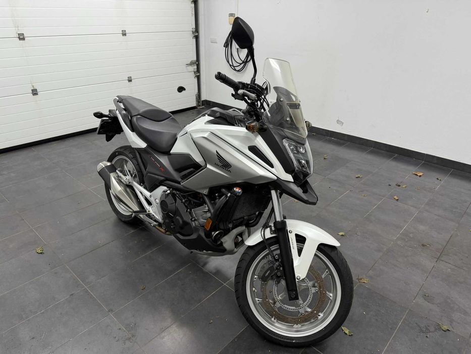 Honda 750 - Praticamente Nova - 6.000km
