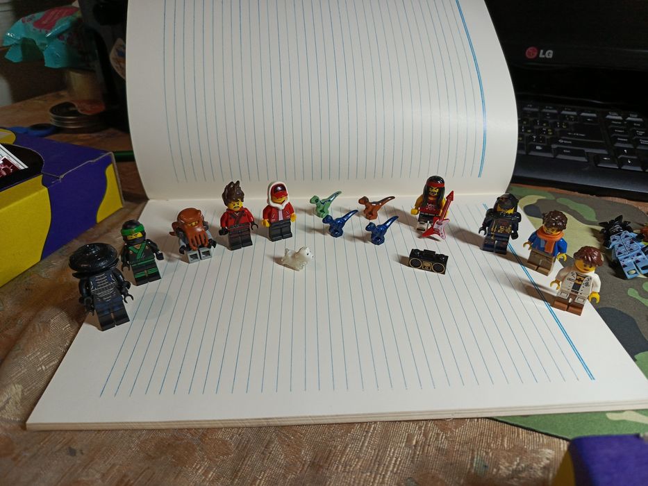 Lego фігурки всі оригінальні