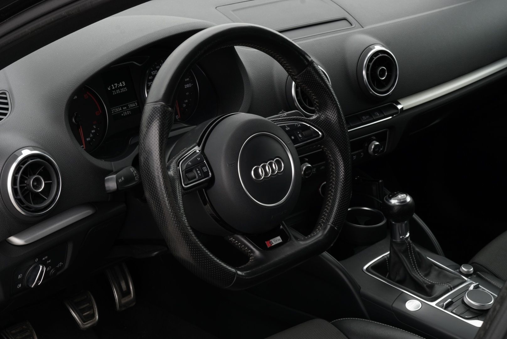 Audi A3 Limousine 1.6 TDI S-Line
