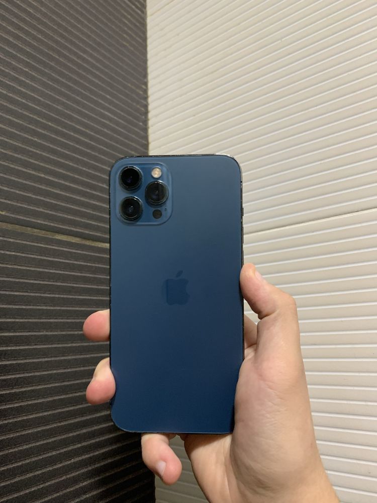 iPhone 12 Pro Max — Синий зверь на твоей стороне!