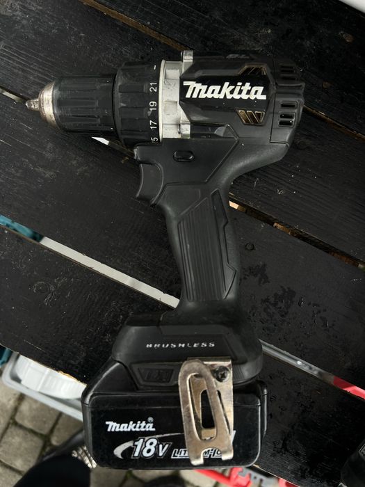 Шуруповерт, гайковерт, колонка,перфоратор, акумуляторнийписолос Makita