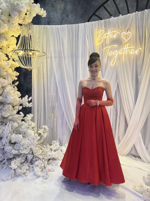 Вечірня сукня