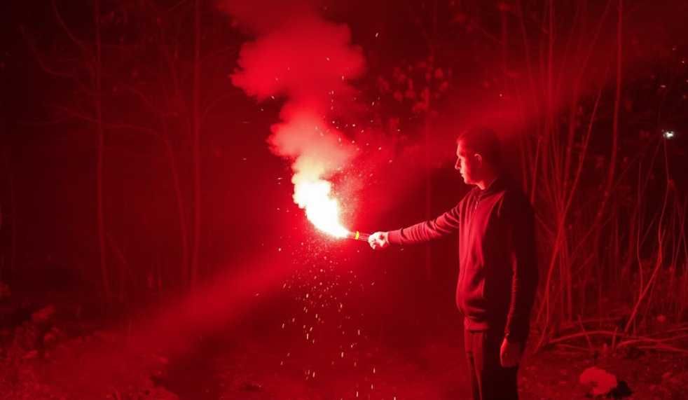 Червоний фальшфеєр / фаєр Maxsem — сигнальний факел із самозапалом