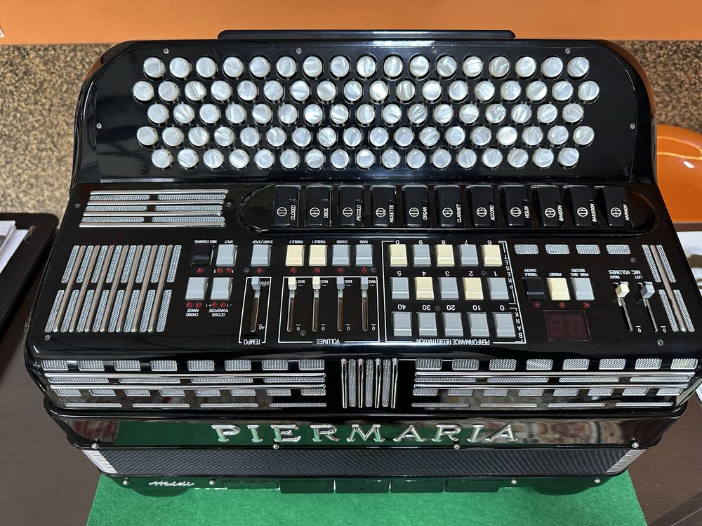 Acordeao Piermaria cromatico 120 baixos midi