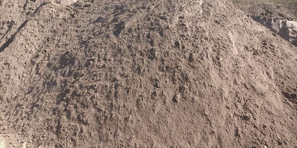 Грунт на підсипку. Для вирівнювання дворів чи засипка в фундамент.