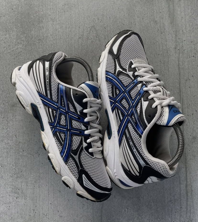 Оригінальні кросівки Asics