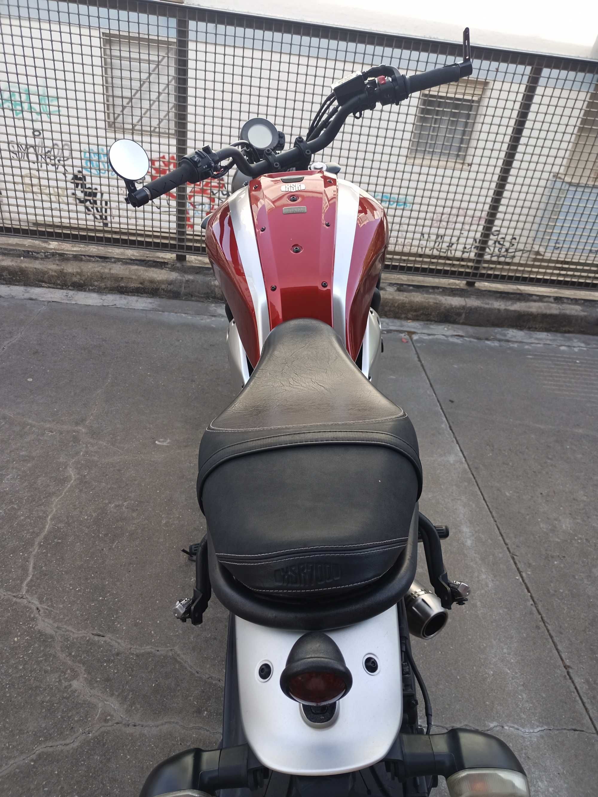 XSR 700 Estilosa, Potente e Agradável