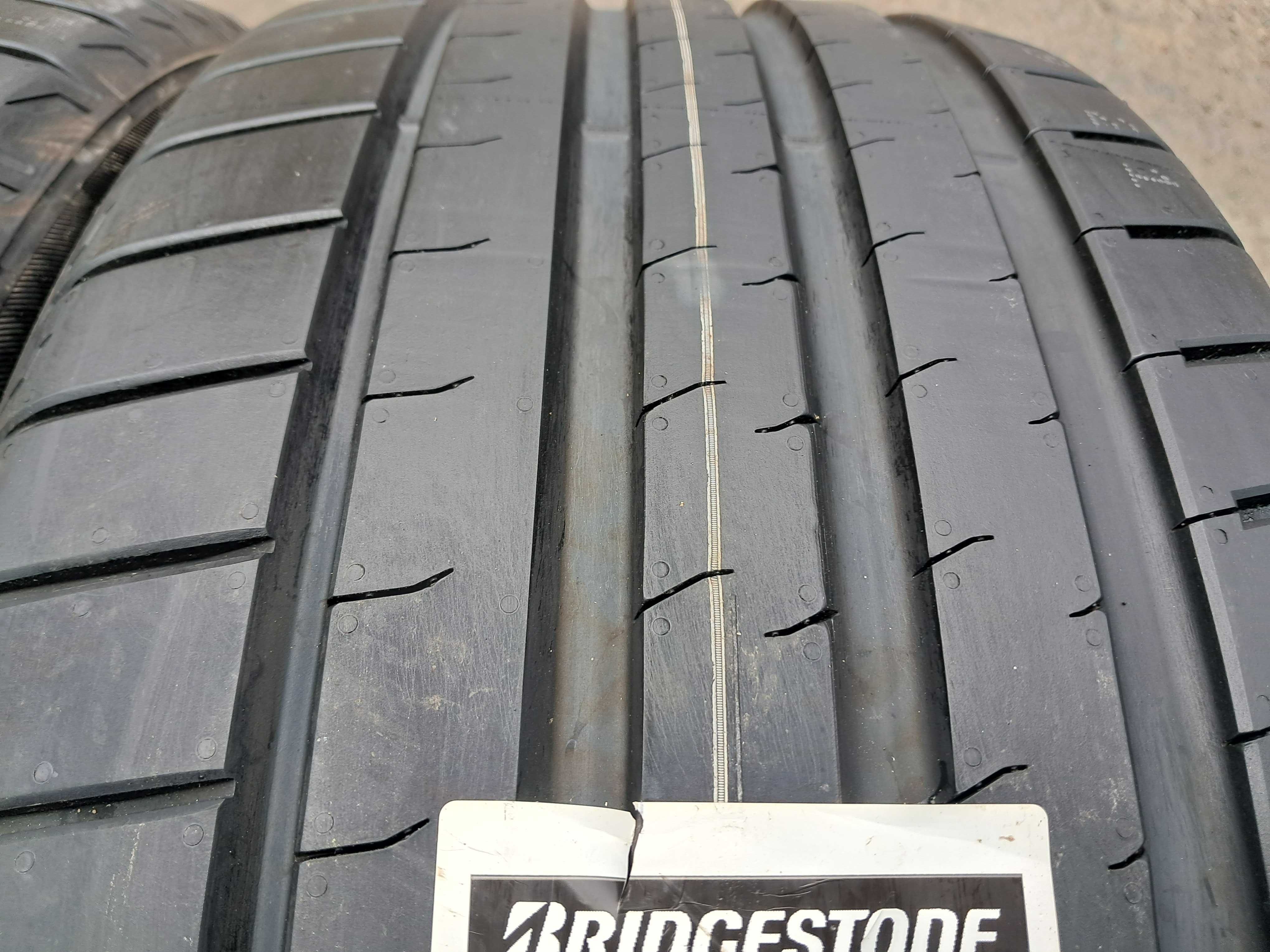 Резина літня, нова, Bridgestone Potenza Sport 245\35 R21 (арт.10462)