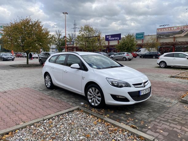 Opel Astra 4 kombi 2013 Biały