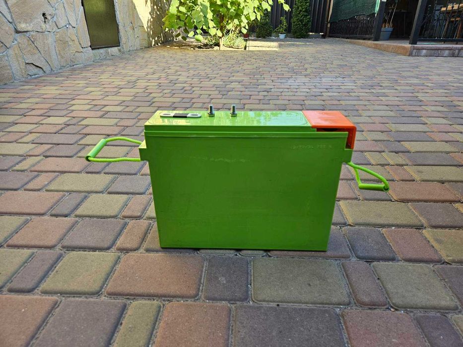 Гелевые аккумуляторы Monbat Carbon 100Ah