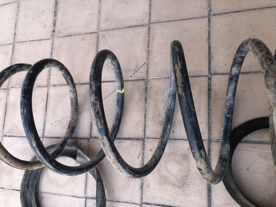 Пружина амортизатора передня BMW E36 316i оригінал