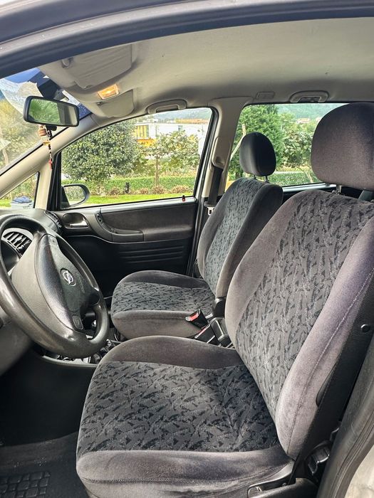 Vendo : Opel Zafira 2001