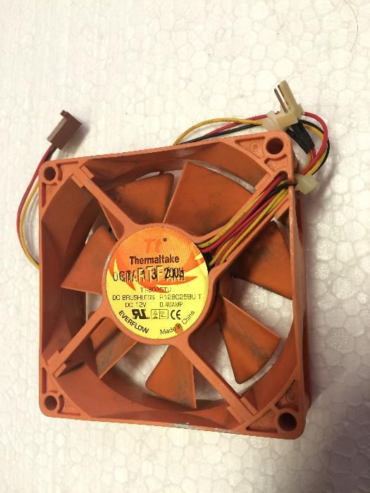 Fan / ventoinha para PC (Thermaltake e Noiseblocker)