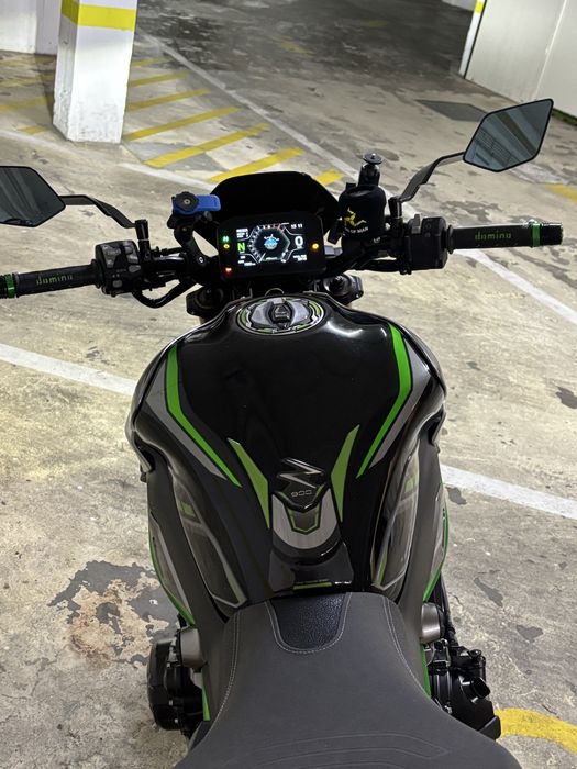 Kawazaki Z900 SE PERFORMANCE 2025