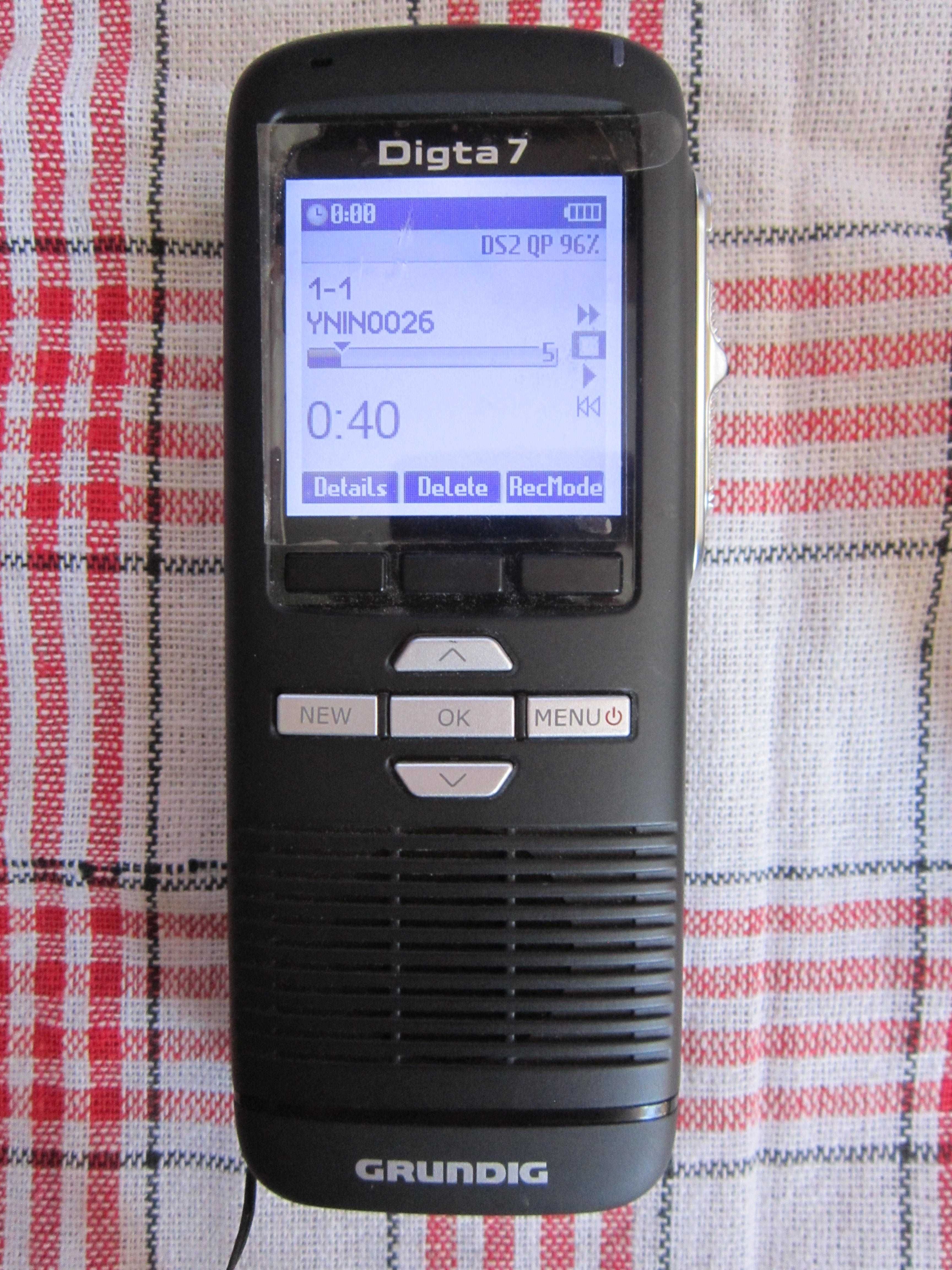 Cyfrowy Dyktafon Grundig GDM 7030 Digta 7 i Stacja Dokująca GCM 4470