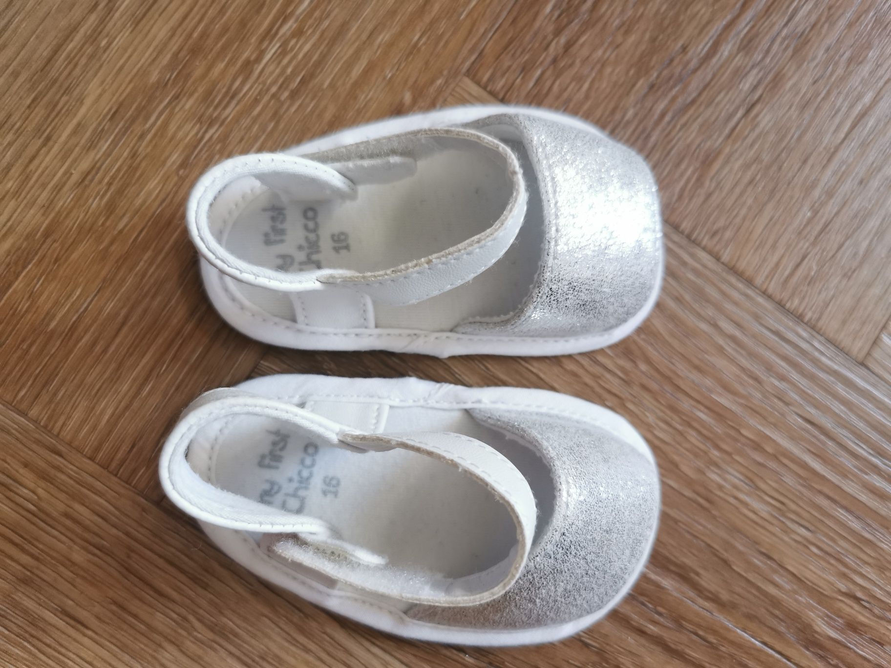 Sandałki sandały dziewczynka niemowlęce rozmiar 16 Chicco