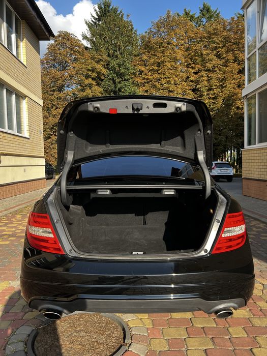 Mercedes-Benz c300 (AMG обвіс) 4х4