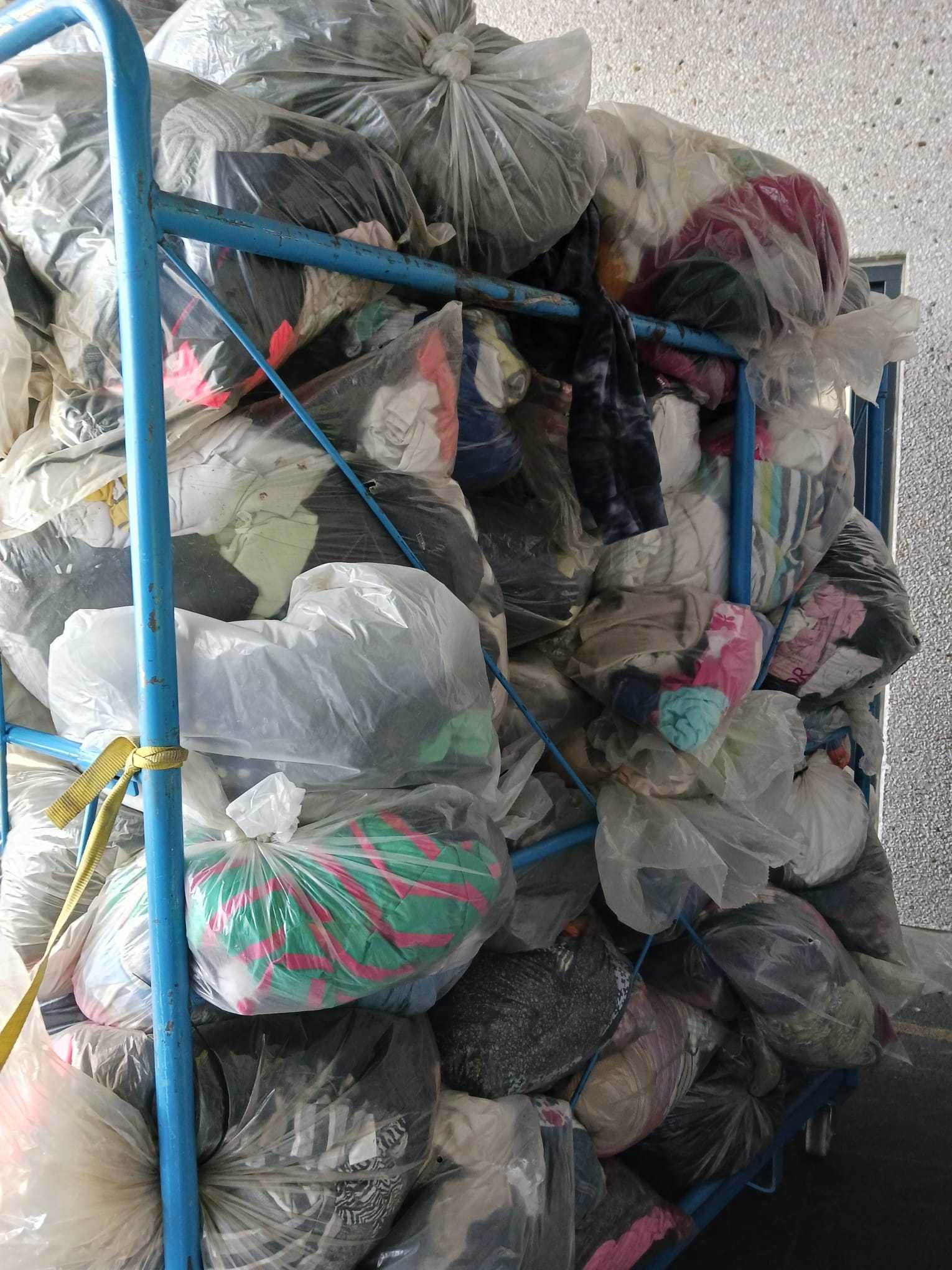 Odzież używana z Danii – hurt! Tylko 3,60 zł/kg – wysoka jakość!