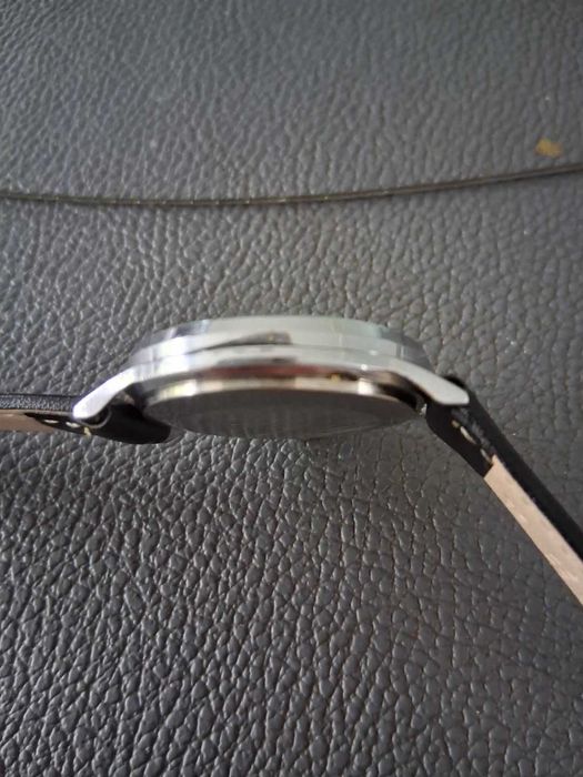 DUŻY Zegarek SLAVA z datownikiem SPRAWNY