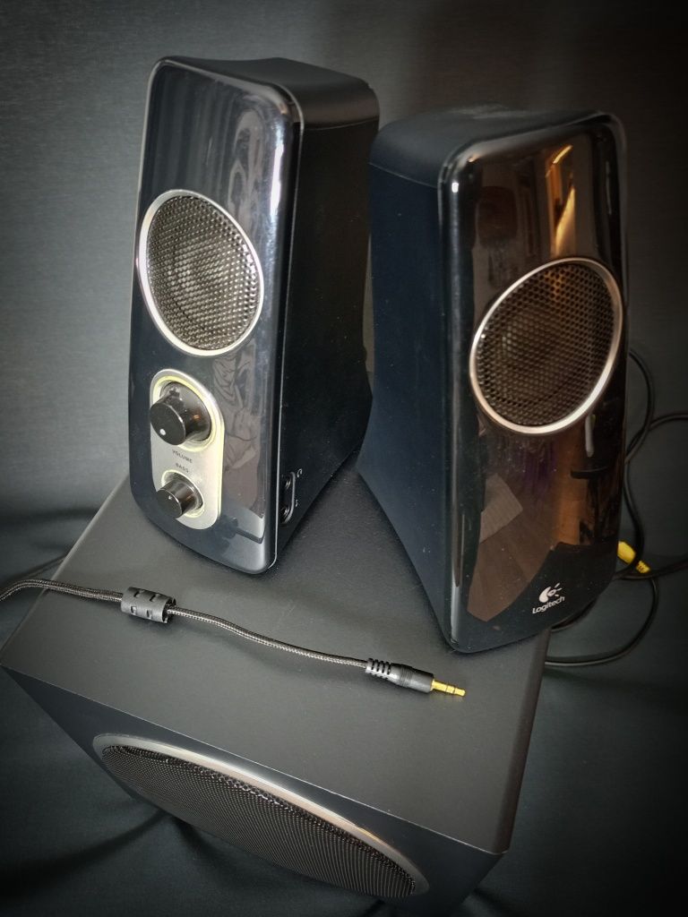 Wzmocniony Zestaw Głośników 2+1 Logitech z523
