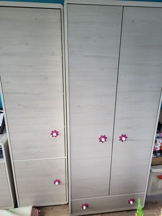 Zestaw mebli. Łóżko. Meble do pokoju dziecięcego. Dla dziecka. Komplet