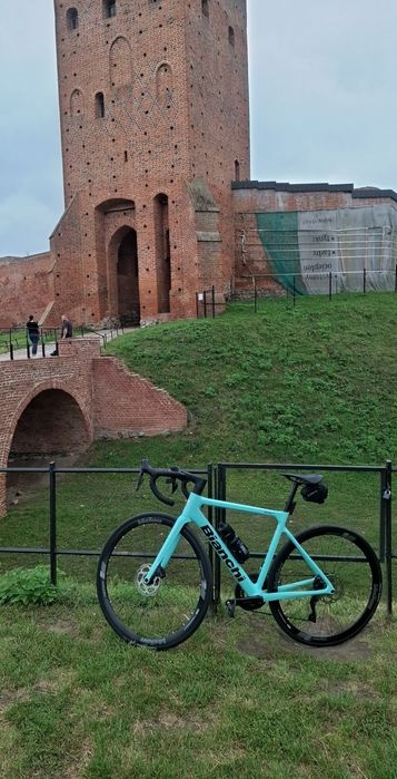 Bianchi sprint 105Di2 rama 53