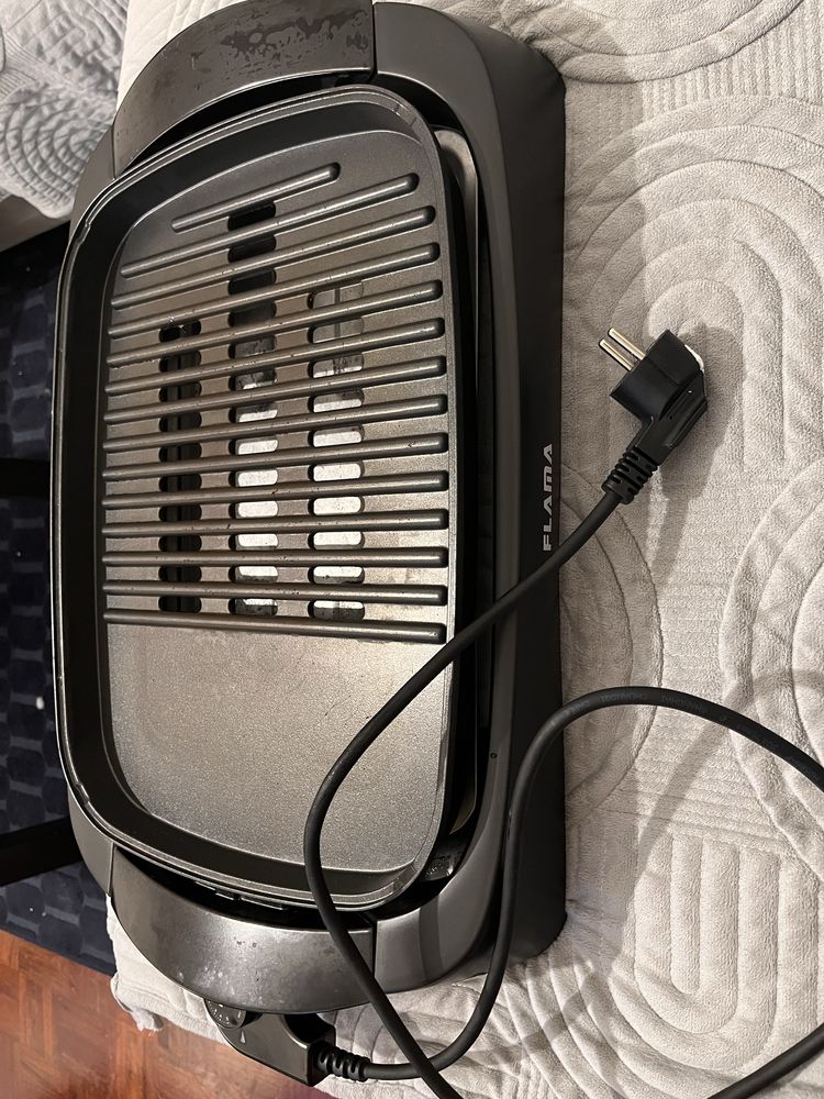 Grelhador de Contacto Flama 4751FL – 2200W –Usado