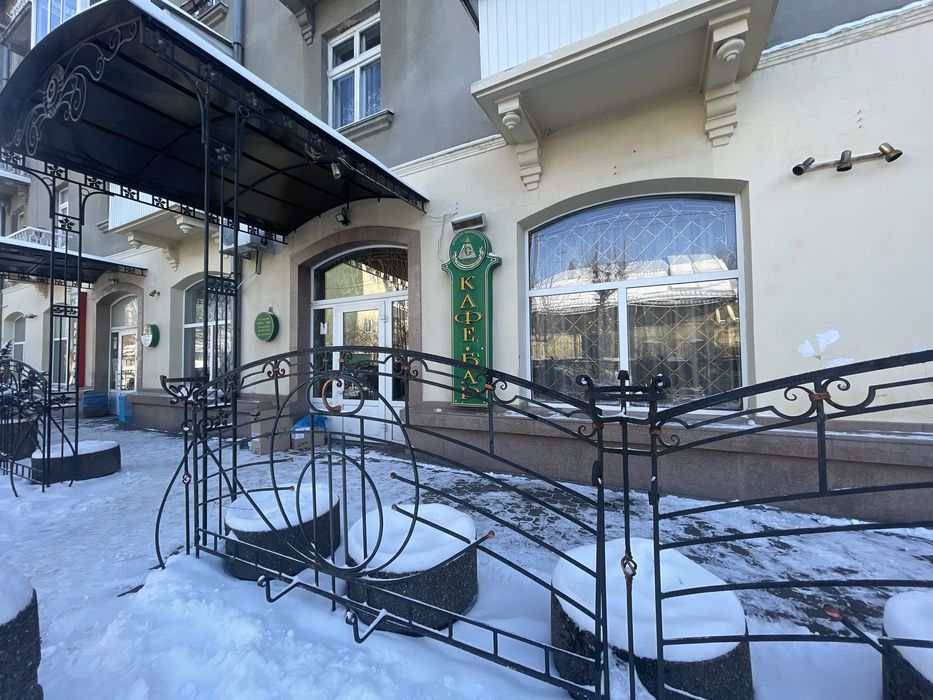 Оренда приміщення фасад Лазаренка