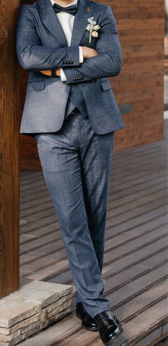 Чоловічий костюм,костюм-трійка,костюм на весілля.