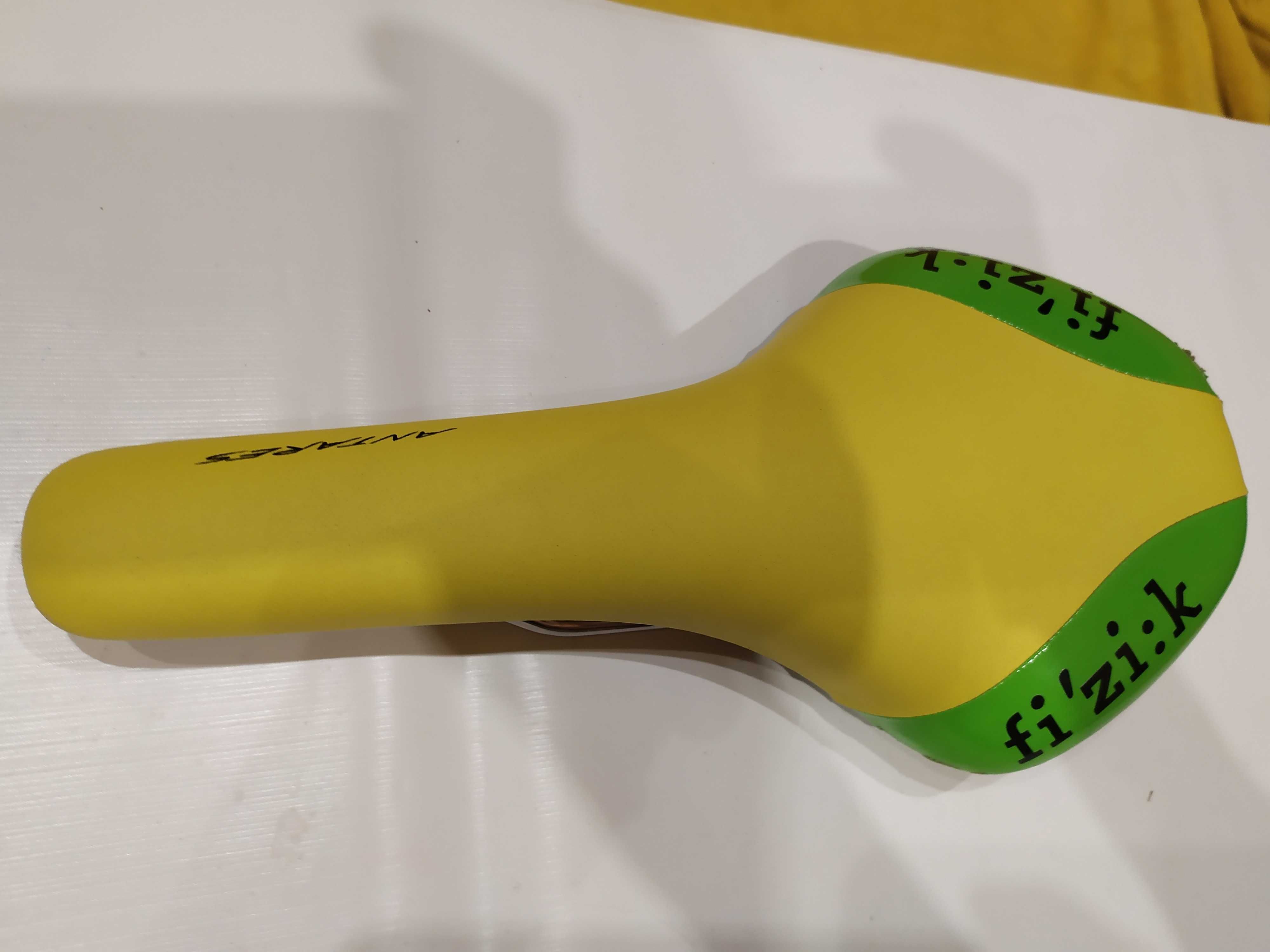 Седло  Fizik Antares Kium acid yellow/green glossy