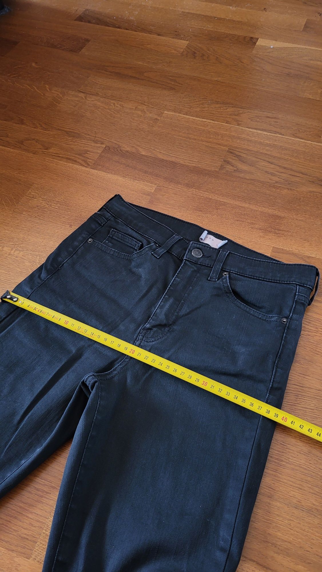 Spodnie rurki woskowy efekt Top Shop W28L32