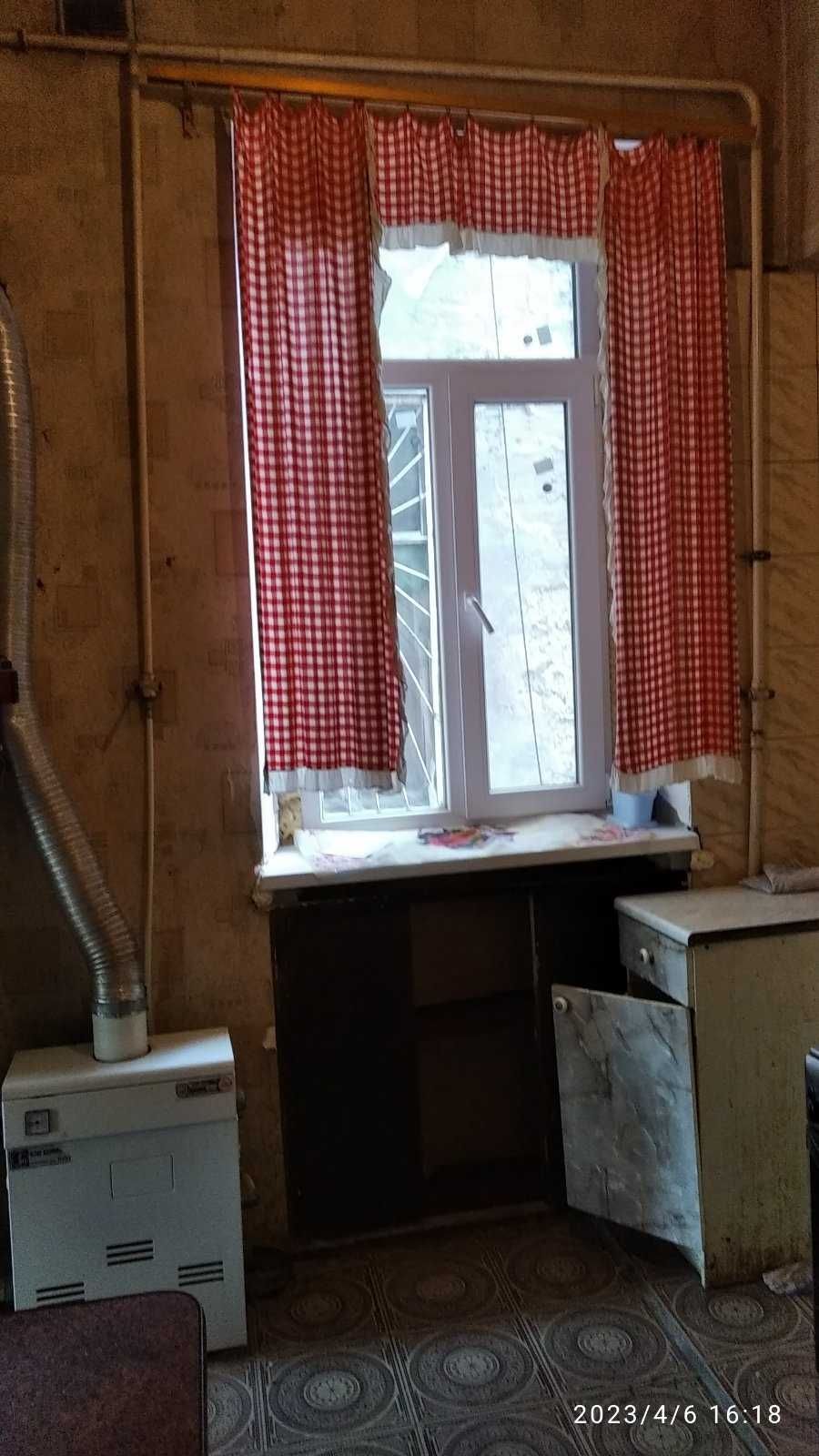 Продам 2-шку 45м2 в районе Привоза , крепкий дом , АГВ .