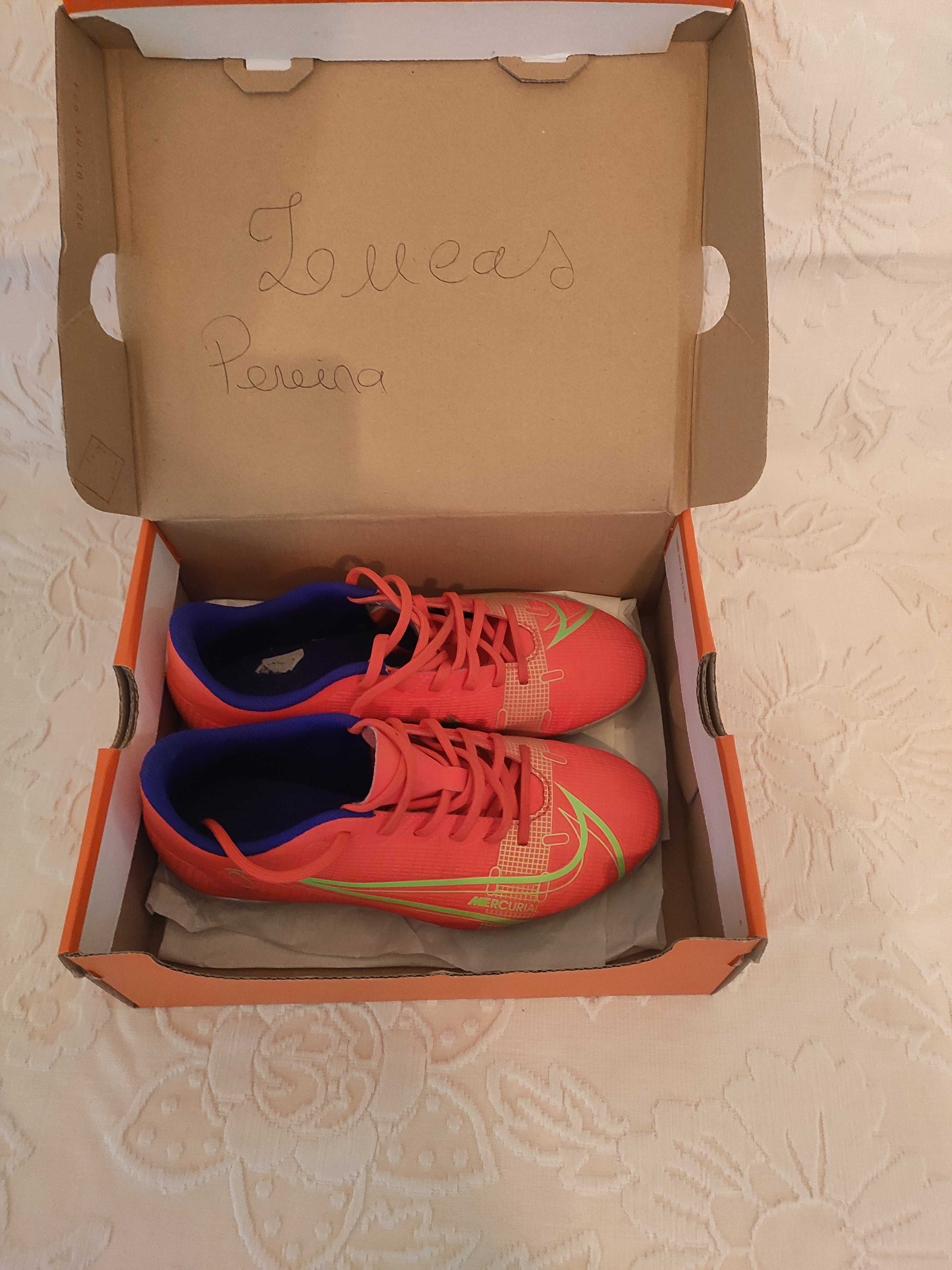 Chuteiras NIKE Mercurial 37,5