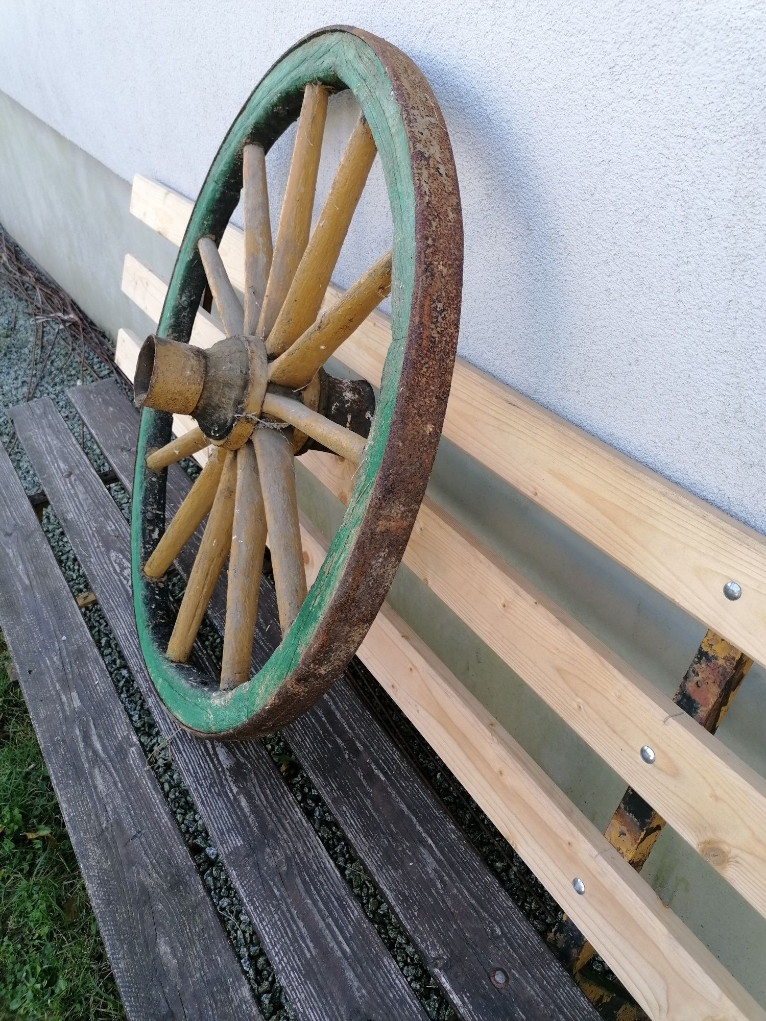 Stare koło drewniane