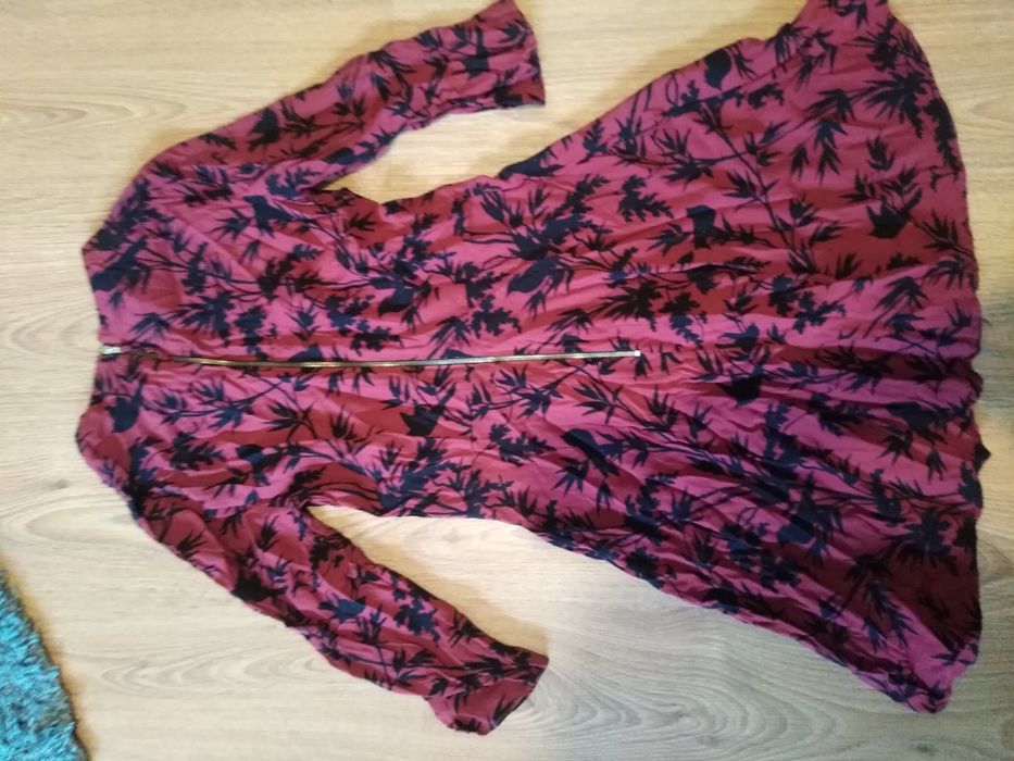 Sukienka Oasis, rozmiar 34, bordowa w listki