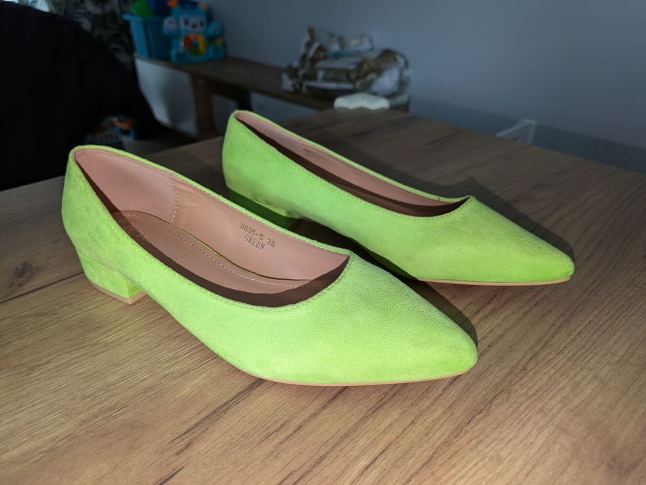 Buty balerinki na obcasie 38
