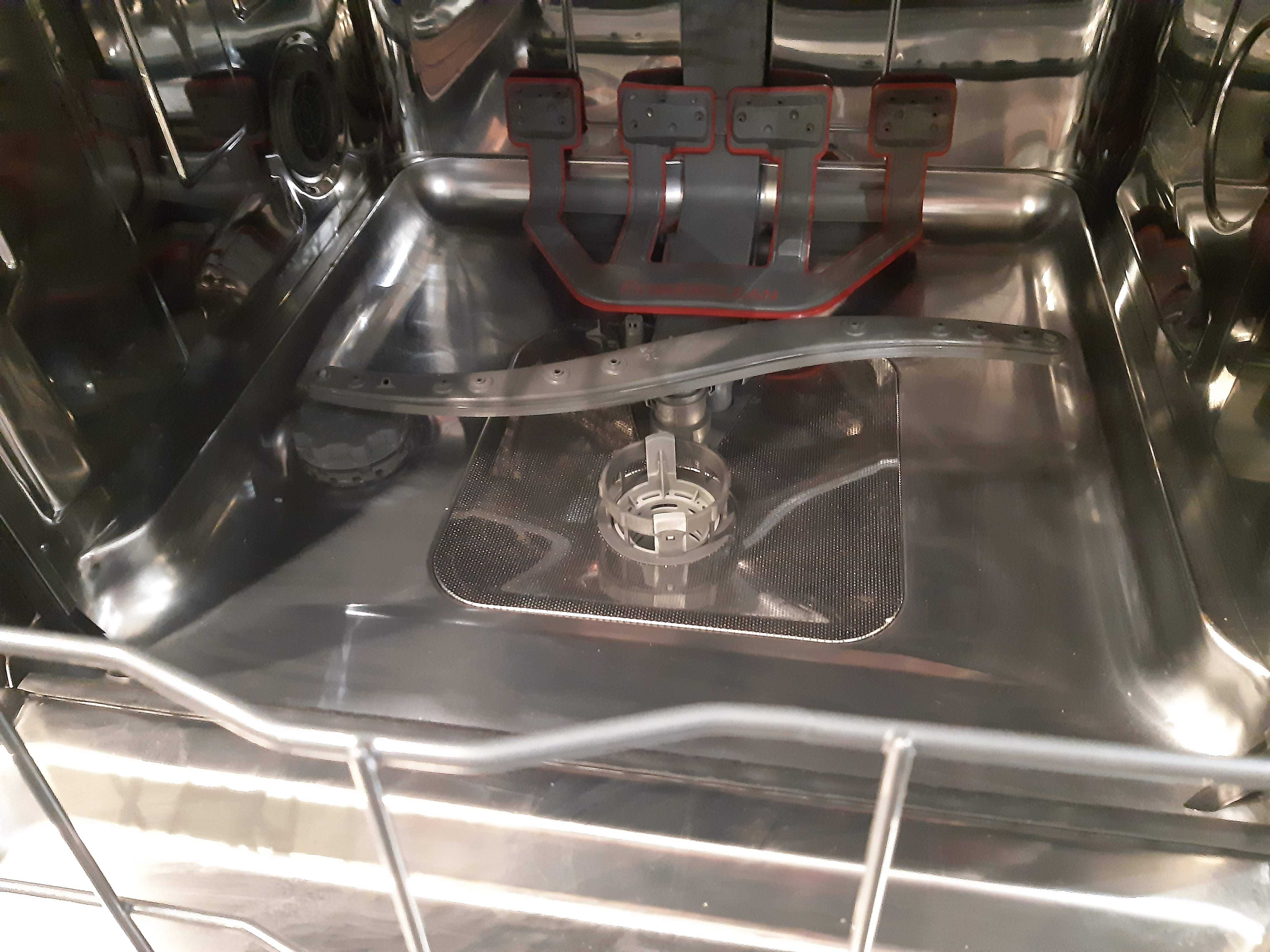 Посудомийна машина Whirpool wic 3c23 PEF б\у інколи глючить