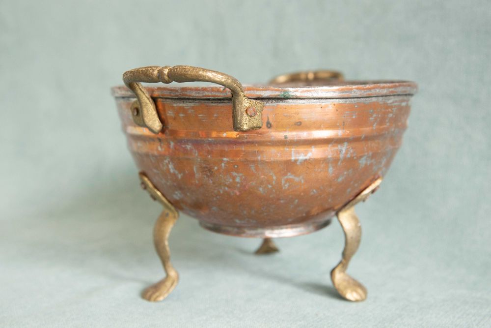 Antyk pojemnik miedziany kociołek zabytkowy ciężki misa na nóżkach