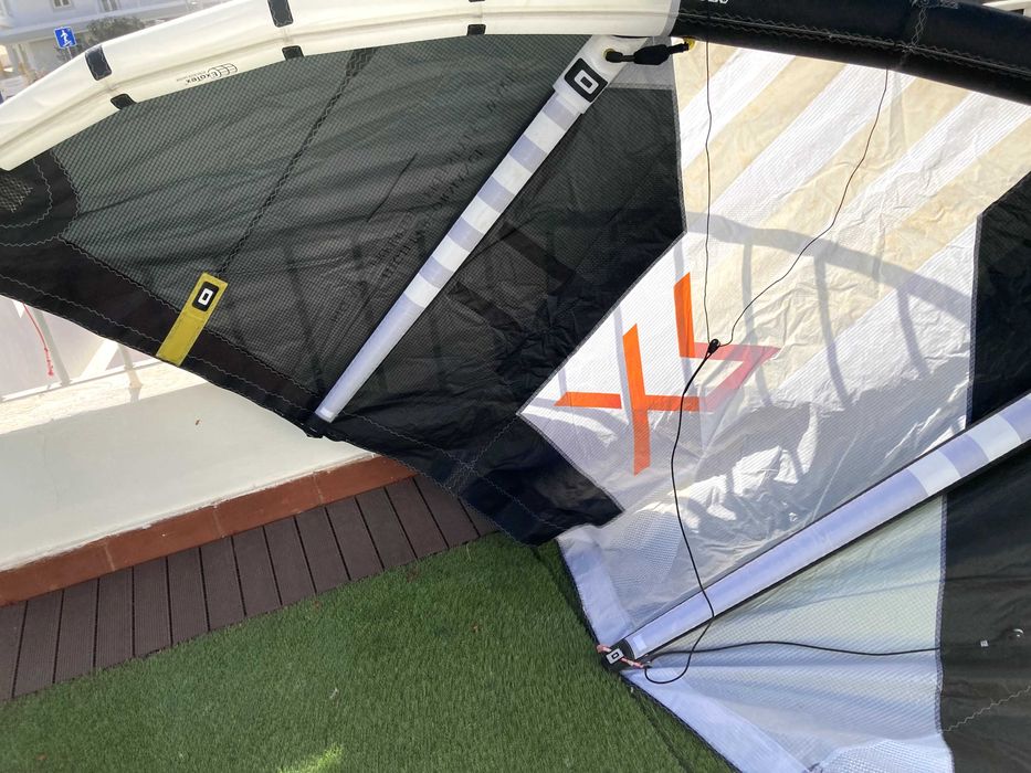 pack kitesurf: 2 asas Core XR7 impecáveis + 1 Core Free médio estado