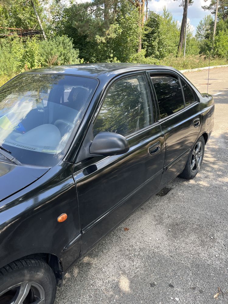 Hyundai accent 2005