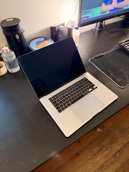 Macbook Pro 16 2019 (não liga)
