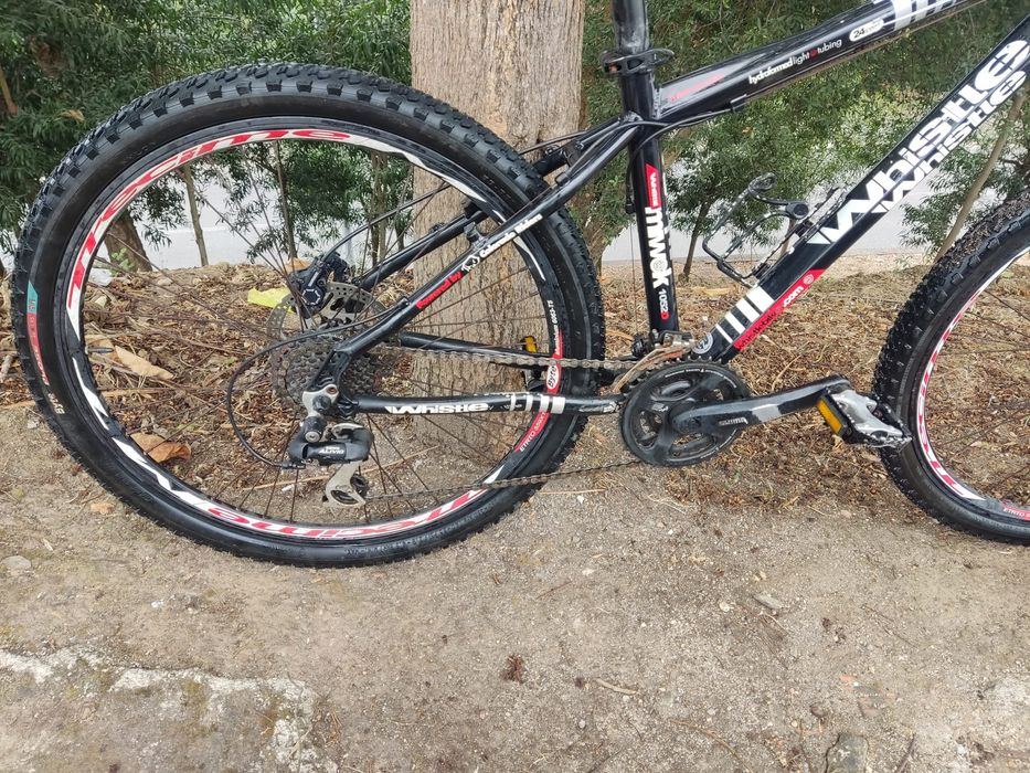 Bicicleta btt s travoes hidraulicos