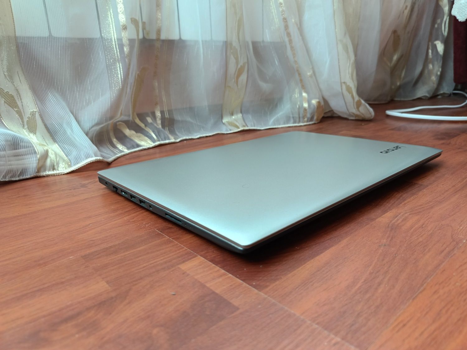 Сучасний Lenovo IdeaPad Max 2023 стан нового