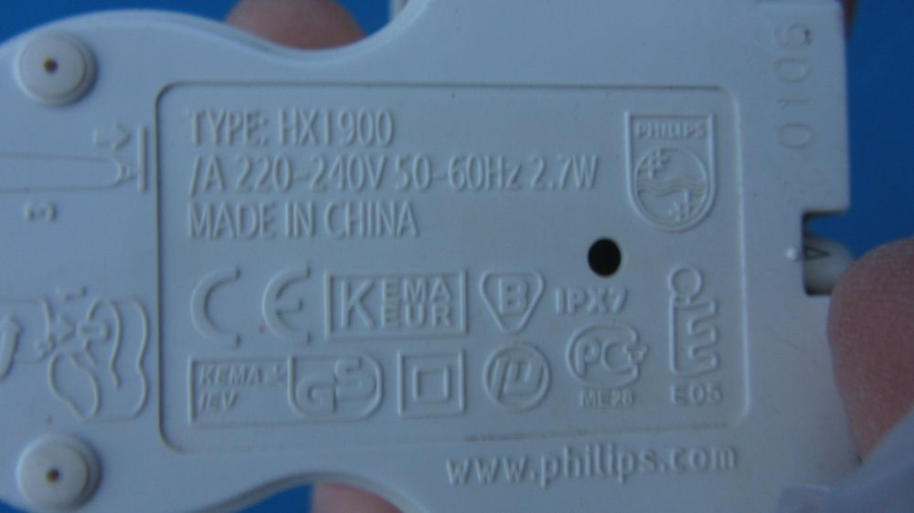 Зарядное устройство для зубных щёток Philips HX 1900
