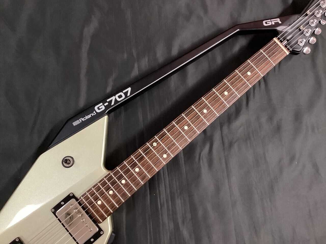 Roland G-707 Synth Guitar + GR-700