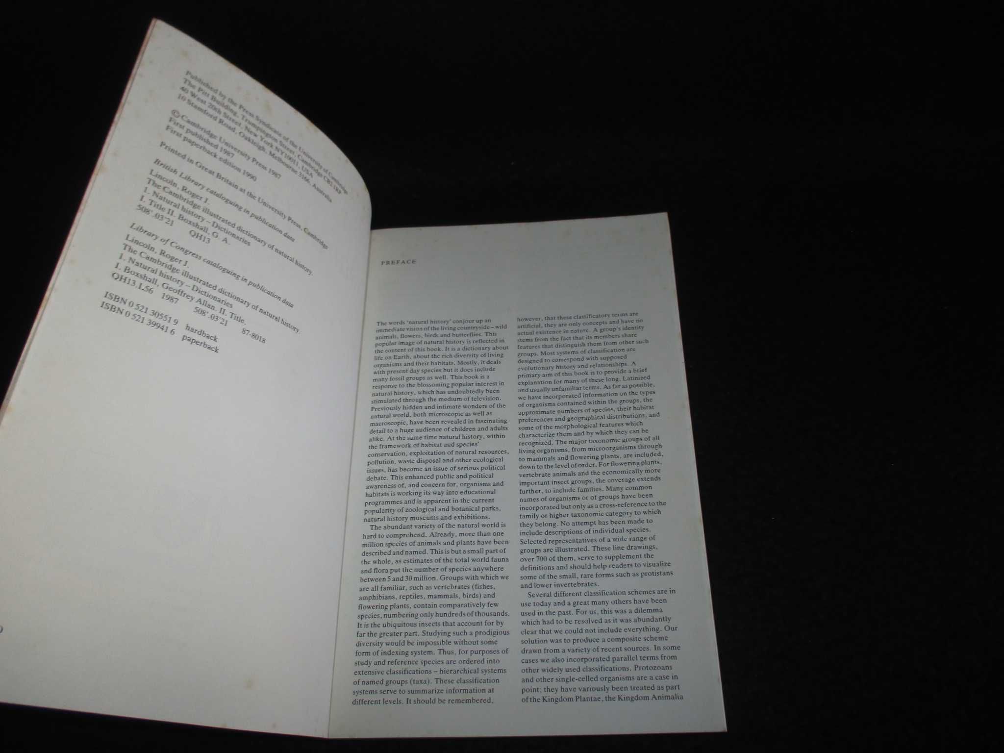 Livro The Cambridge Illustrated Dictionary of Natural History
