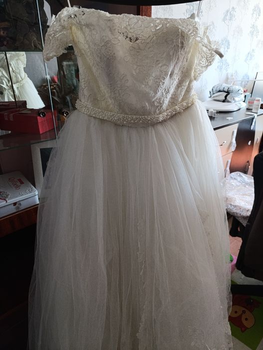 Продам весільну сукню б./у.