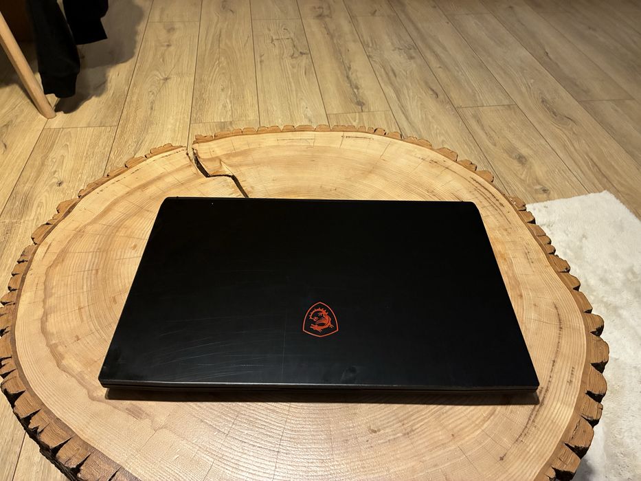 Laptop gaming Msi GF75 10UC