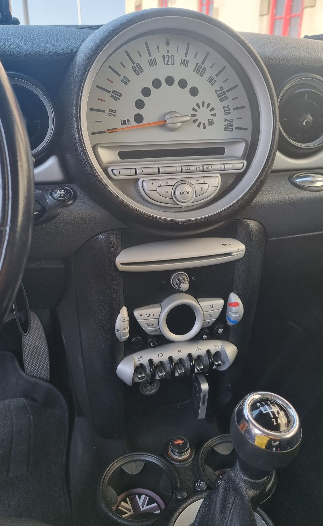Mini Cooper D 1.6 (2008)
