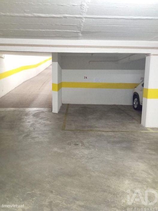 Garagem em São Domingos de Benfica de 12,5 m2